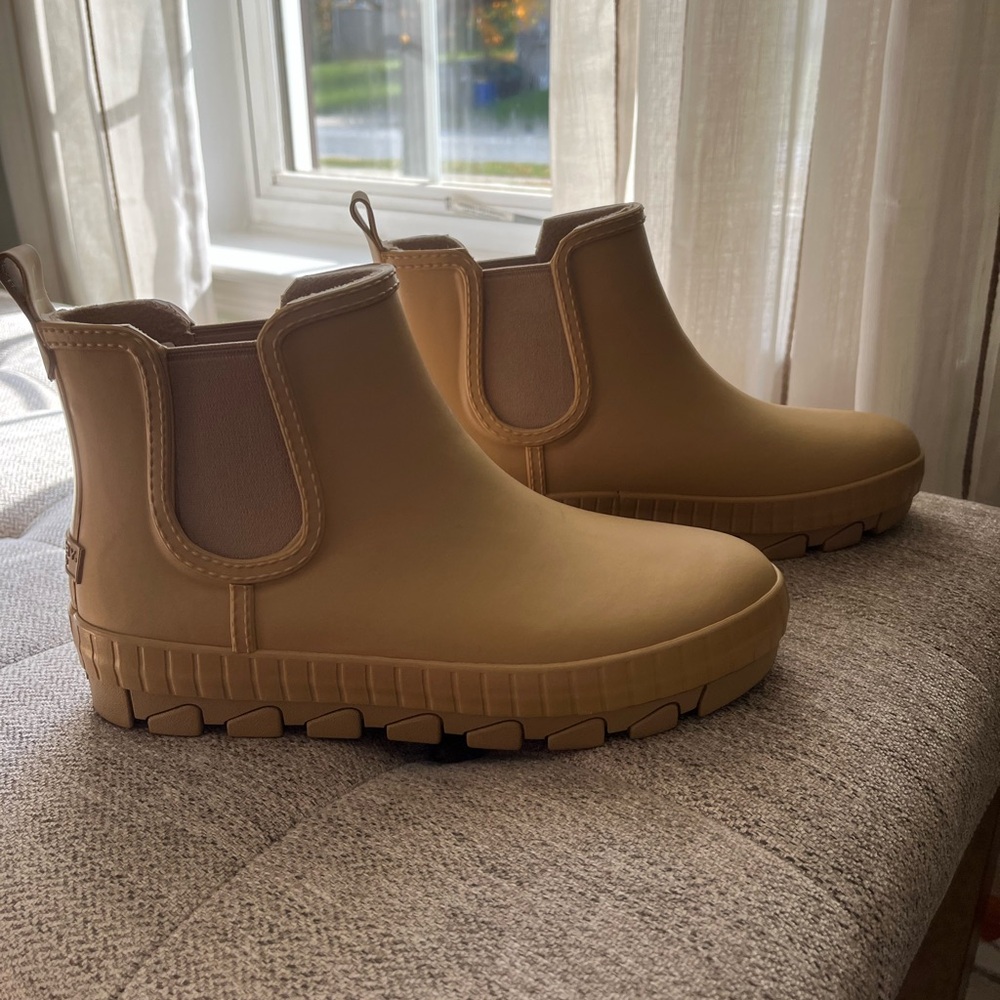 Sperry Tan Winter & Rain Boots